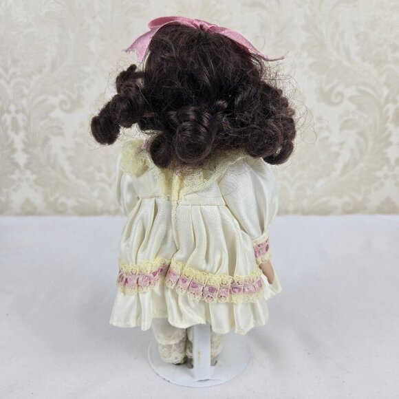 Vintage Petite Porcelains by Barbara Lee Limited Edition "Gabriella" - Picture 8 of 13